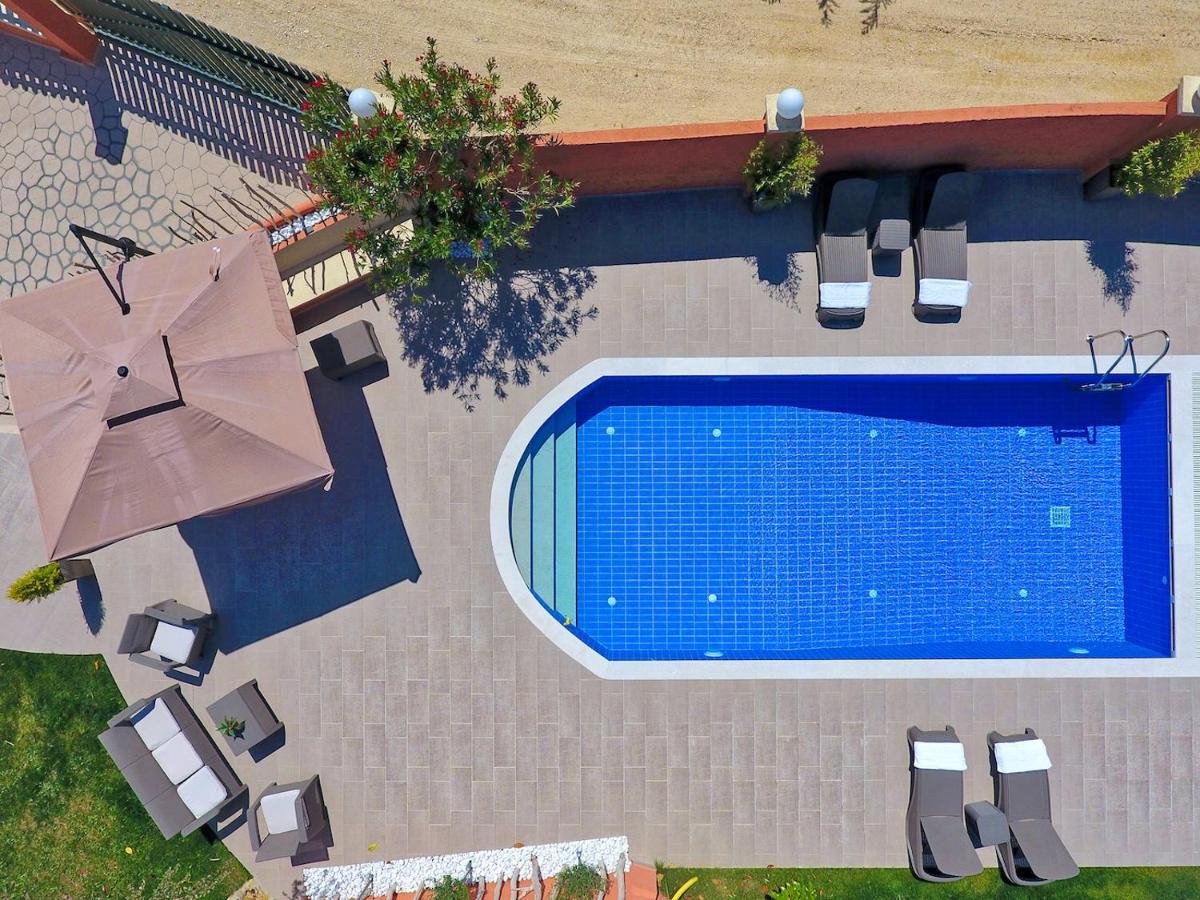 Villa Alex Szinarádesz Kültér fotó
