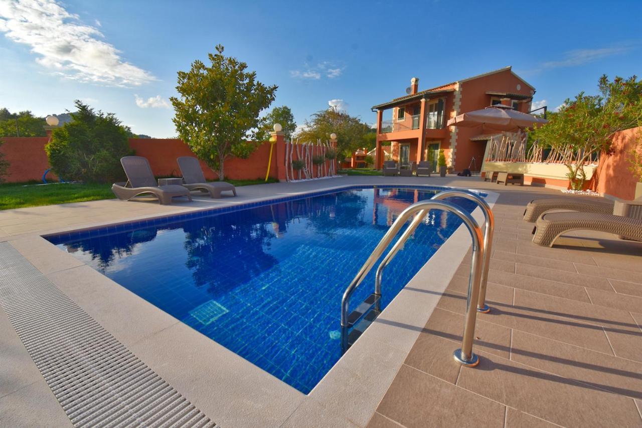 Villa Alex Szinarádesz Kültér fotó